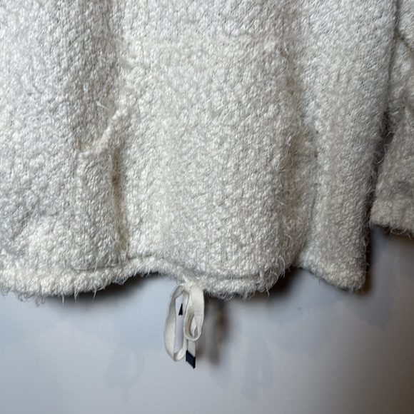 New Directions Studio Women’s Cowl Neck White Sweater With Kangaroo Pocket XL - Picture 3 of 9